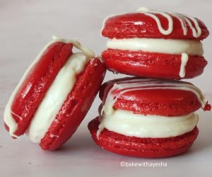 Red Velvet macaron